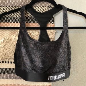 NEVER WORN Victoria’s Secret Sport sports bra XL
